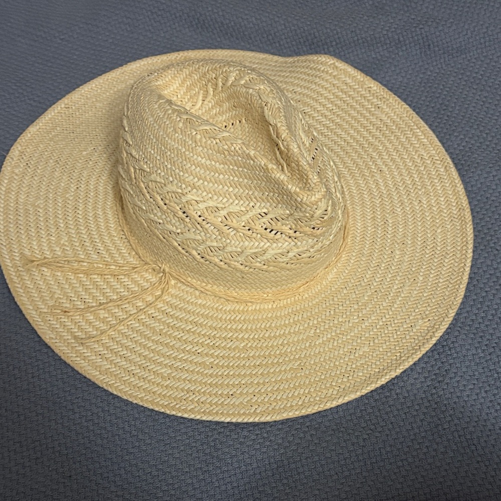 Universal Thread Light Tan Woven Hat